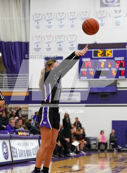 Thumbnail 3 in Ben Davis vs. Avon (IHSAA Sectional 4A Semifinal) photogallery.