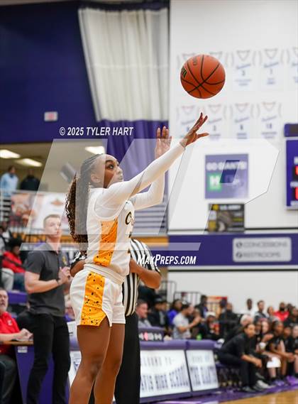 Thumbnail 2 in Ben Davis vs. Avon (IHSAA Sectional 4A Semifinal) photogallery.