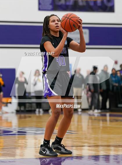 Thumbnail 1 in Ben Davis vs. Avon (IHSAA Sectional 4A Semifinal) photogallery.