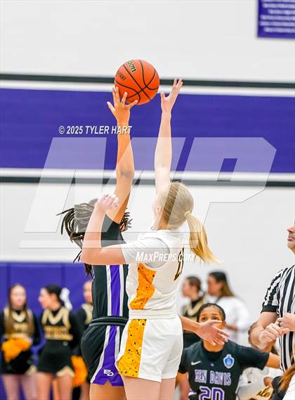 Thumbnail 1 in Ben Davis vs. Avon (IHSAA Sectional 4A Semifinal) photogallery.
