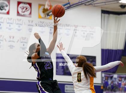 Thumbnail 3 in Ben Davis vs. Avon (IHSAA Sectional 4A Semifinal) photogallery.