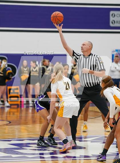 Thumbnail 2 in Ben Davis vs. Avon (IHSAA Sectional 4A Semifinal) photogallery.