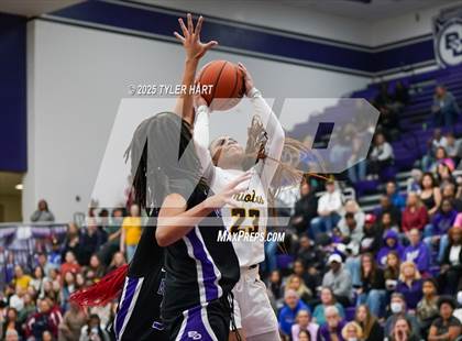 Thumbnail 1 in Ben Davis vs. Avon (IHSAA Sectional 4A Semifinal) photogallery.