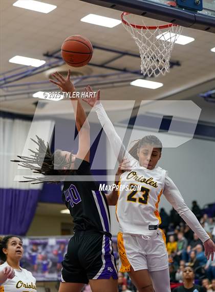 Thumbnail 1 in Ben Davis vs. Avon (IHSAA Sectional 4A Semifinal) photogallery.