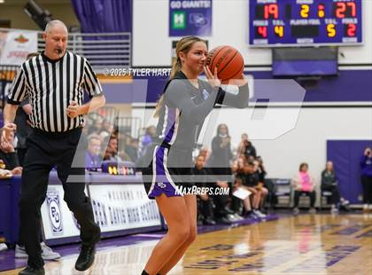 Thumbnail 1 in Ben Davis vs. Avon (IHSAA Sectional 4A Semifinal) photogallery.
