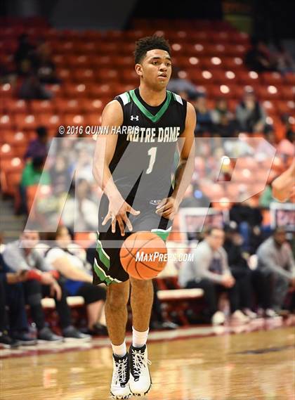 Thumbnail 2 in Loyola Academy vs. Niles Notre Dame (Chicago Elite Classic) photogallery.