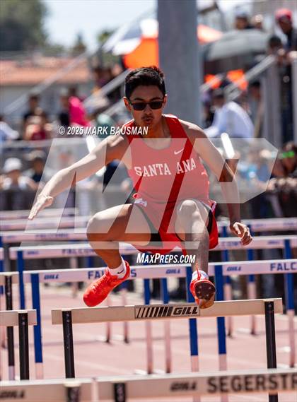 Thumbnail 3 in VR vs. Santa Ana photogallery.