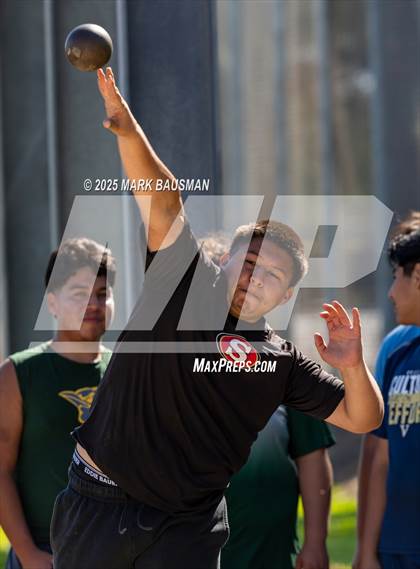 Thumbnail 2 in VR vs. Santa Ana photogallery.