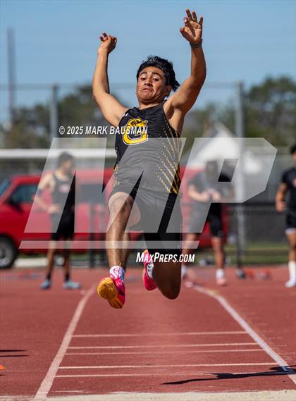 Thumbnail 1 in VR vs. Santa Ana photogallery.