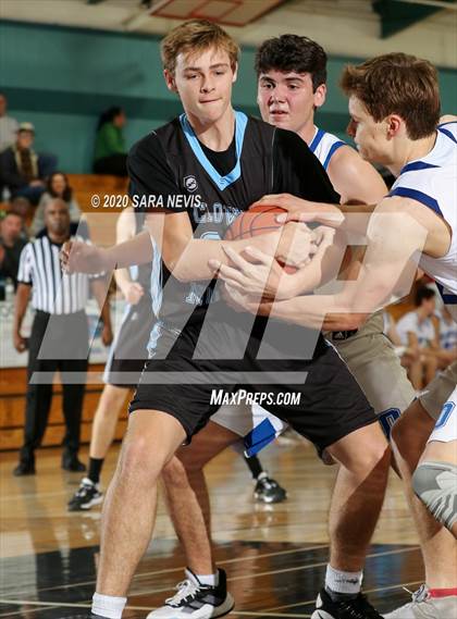 Thumbnail 2 in Davis vs. Clovis North photogallery.