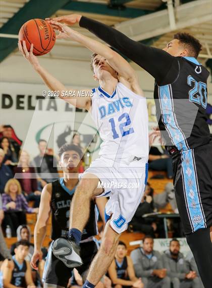 Thumbnail 1 in Davis vs. Clovis North photogallery.