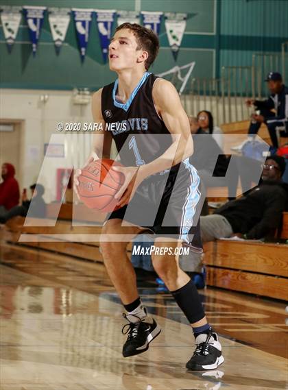 Thumbnail 2 in Davis vs. Clovis North photogallery.
