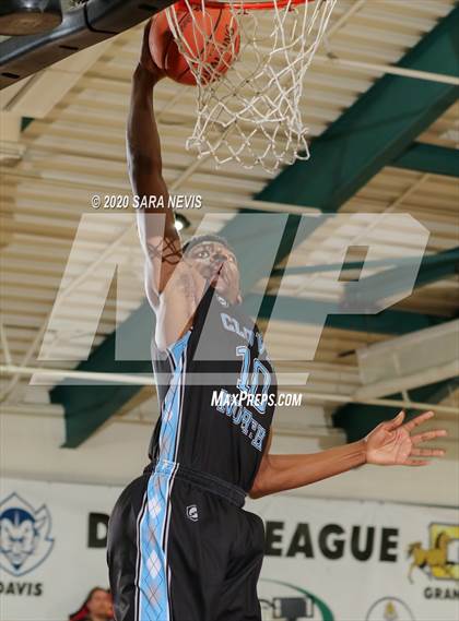 Thumbnail 1 in Davis vs. Clovis North photogallery.