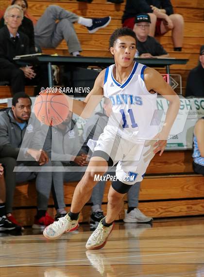 Thumbnail 2 in Davis vs. Clovis North photogallery.