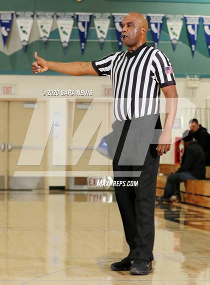 Thumbnail 1 in Davis vs. Clovis North photogallery.