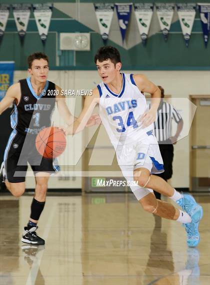 Thumbnail 3 in Davis vs. Clovis North photogallery.