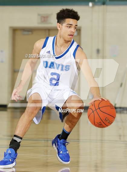 Thumbnail 3 in Davis vs. Clovis North photogallery.
