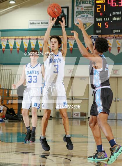 Thumbnail 2 in Davis vs. Clovis North photogallery.