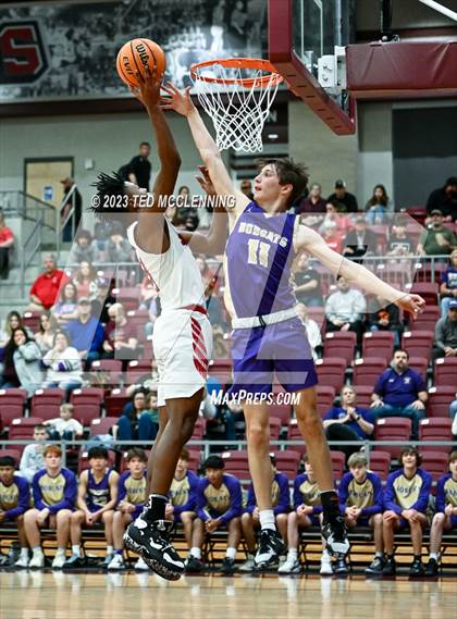 Thumbnail 1 in Dardanelle vs Berryville (AAA 4A- North Regional first round) photogallery.
