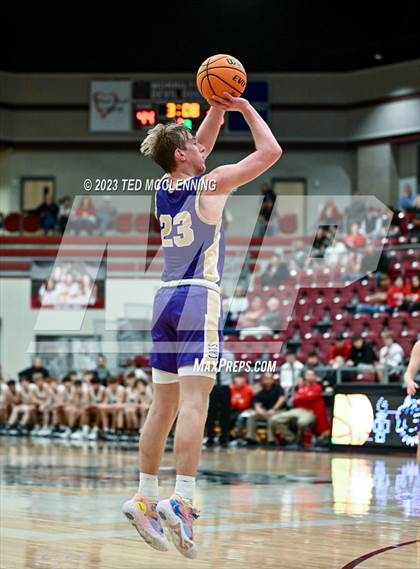 Thumbnail 2 in Dardanelle vs Berryville (AAA 4A- North Regional first round) photogallery.