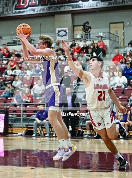 Thumbnail 2 in Dardanelle vs Berryville (AAA 4A- North Regional first round) photogallery.