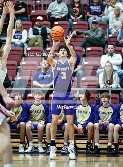 Thumbnail 1 in Dardanelle vs Berryville (AAA 4A- North Regional first round) photogallery.