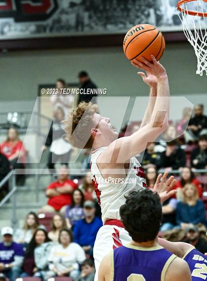 Thumbnail 2 in Dardanelle vs Berryville (AAA 4A- North Regional first round) photogallery.