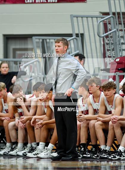 Thumbnail 2 in Dardanelle vs Berryville (AAA 4A- North Regional first round) photogallery.