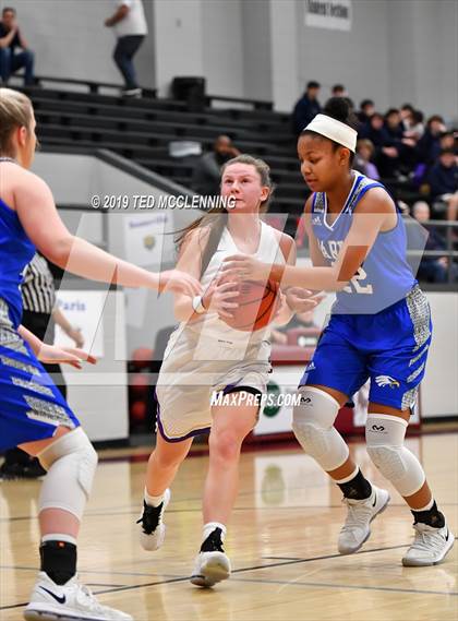 Thumbnail 2 in Central Arkansas Christian vs. Paris (AAA 3A Regional Playoff) photogallery.