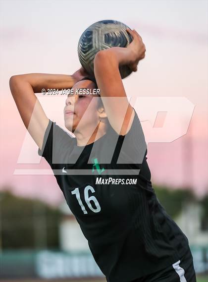 Thumbnail 1 in El Camino Real @ Granada Hills Charter photogallery.