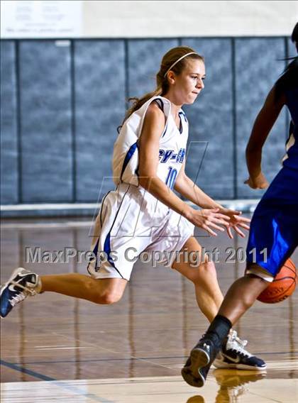 Thumbnail 3 in Dickinson vs Cypress Creek (McDonald's Texas Invitational) photogallery.