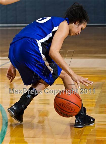 Thumbnail 3 in Dickinson vs Cypress Creek (McDonald's Texas Invitational) photogallery.