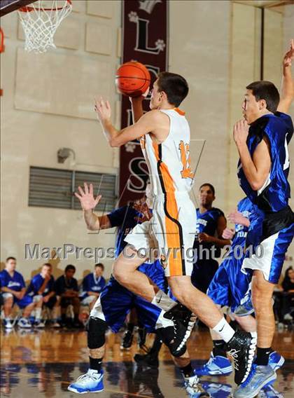 Thumbnail 3 in Harrisburg Christian vs. Antietam photogallery.