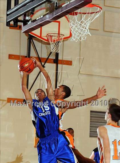 Thumbnail 2 in Harrisburg Christian vs. Antietam photogallery.