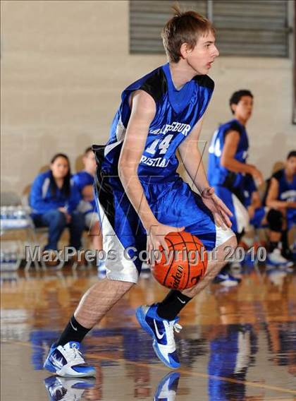 Thumbnail 1 in Harrisburg Christian vs. Antietam photogallery.