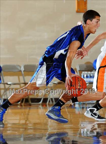 Thumbnail 3 in Harrisburg Christian vs. Antietam photogallery.