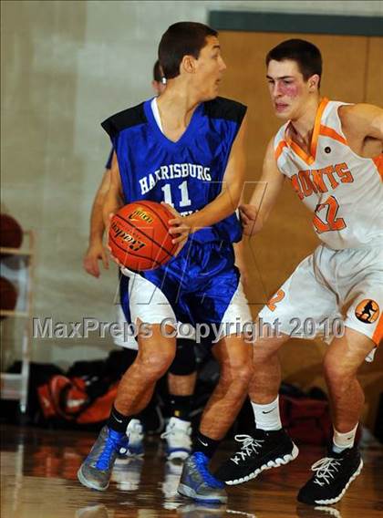 Thumbnail 2 in Harrisburg Christian vs. Antietam photogallery.