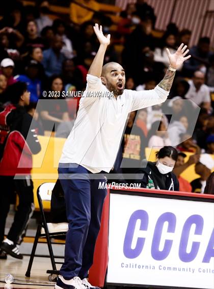 Thumbnail 2 in Fairfax vs Birmingham (CIF LACS Open Division Semifinal) photogallery.
