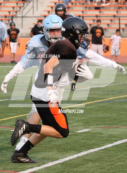 Thumbnail 2 in Hillsdale @ Woodside (Scrimmage) photogallery.