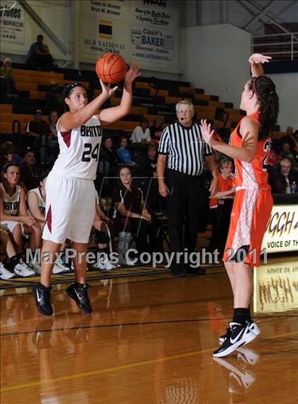 Thumbnail 2 in Benton vs Herrin (Marion Lady Wildcat Invitational) photogallery.