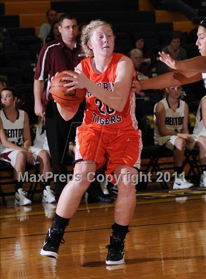 Thumbnail 2 in Benton vs Herrin (Marion Lady Wildcat Invitational) photogallery.