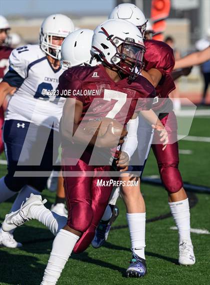Thumbnail 3 in Central Catholic @ Davenport photogallery.