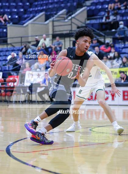 Thumbnail 2 in Birdville vs Guyer (Whataburger Tournament) photogallery.