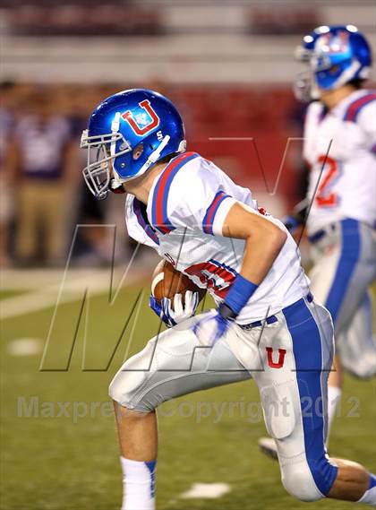 Thumbnail 2 in Fayetteville vs. Memphis University photogallery.