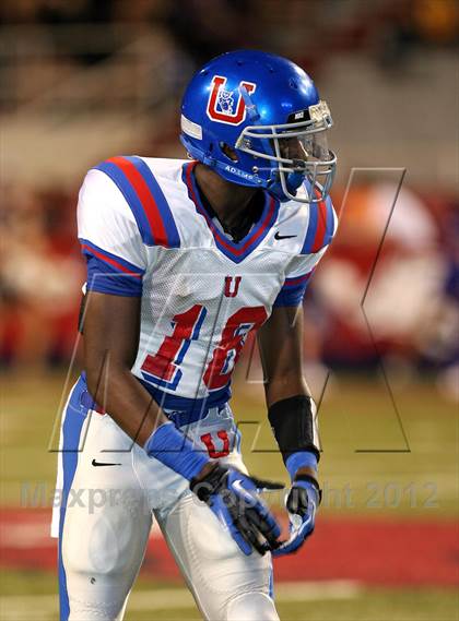 Thumbnail 2 in Fayetteville vs. Memphis University photogallery.