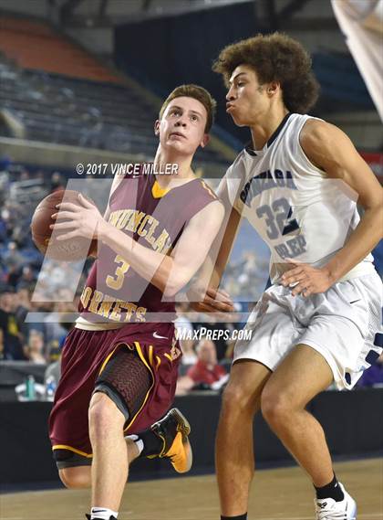 Thumbnail 3 in Gonzaga Prep vs. Enumclaw (WIAA 4A Quarterfinal) photogallery.