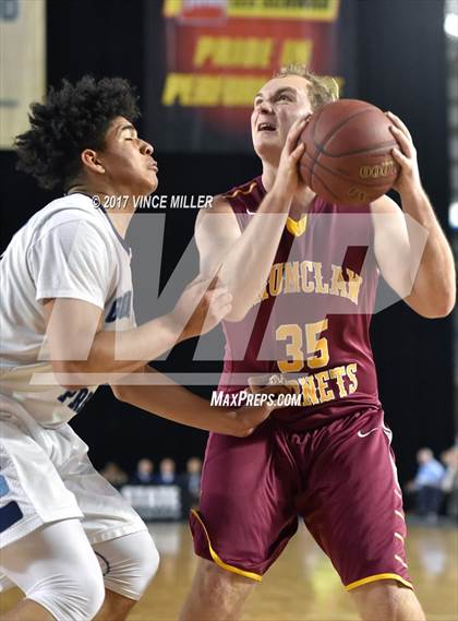Thumbnail 2 in Gonzaga Prep vs. Enumclaw (WIAA 4A Quarterfinal) photogallery.