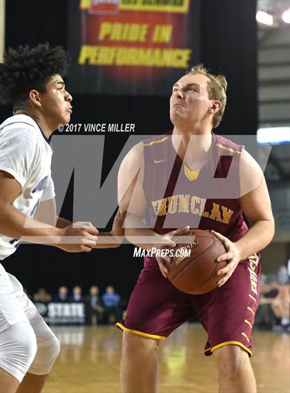 Thumbnail 1 in Gonzaga Prep vs. Enumclaw (WIAA 4A Quarterfinal) photogallery.