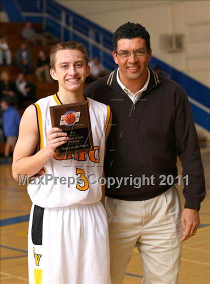 Thumbnail 3 in Capistrano Valley vs. La Habra (OC North/South Challenge) photogallery.