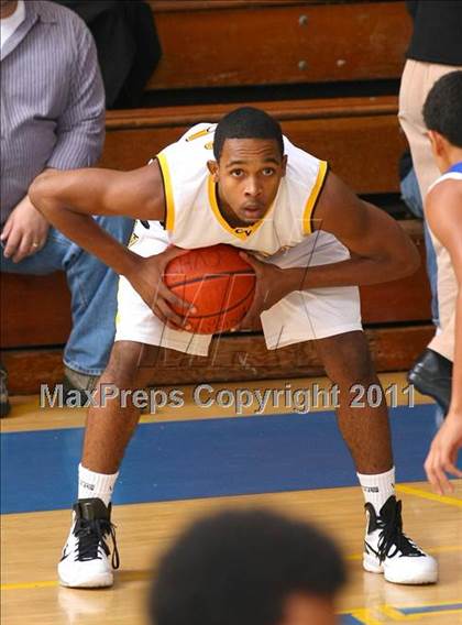 Thumbnail 2 in Capistrano Valley vs. La Habra (OC North/South Challenge) photogallery.
